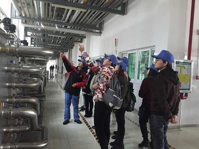 药生学院组织学生到青岛啤酒(九江)见习教学